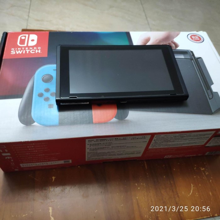 序號為XAK100051開頭 未改過 沒BAN 可破解 可改機軟改版本 Switch 主機本體 含盒子、左右JOY-CON手把、腕帶、底座、電源線、Hdmi線