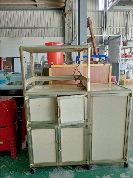 二手家具全省估價(集穎全新/二手家具)--實用電器層架 餐櫃 電器櫃 碗盤櫃 鋁櫃 J-4032816