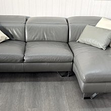 宏品全新二手家具電器 A6030822*詩肯居家牛皮L型沙發*皮型沙發 貓抓皮 布藝歐式沙發 單人休閒椅 中古傢俱 茶几 電視櫃 餐桌椅 床組床架床墊 新竹台中