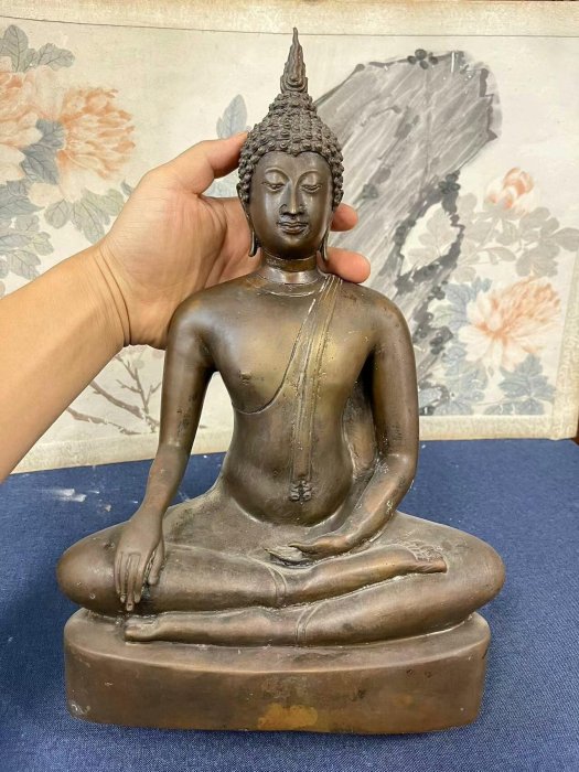 泰國清時代古銅佛像嚴選，工藝精湛神態逼真，皮殼厚潤開門必看，海外