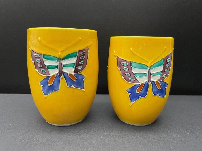 平安高島洸春匠心創作，日本京燒清水焼黃交趾茶杯，直徑約6.6-9.3cm
