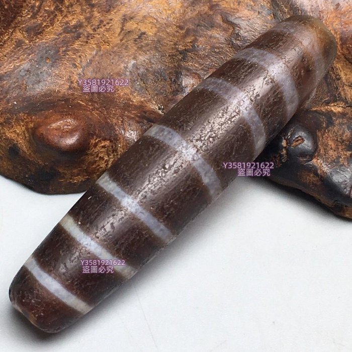 188藏传线珠马蹄纹风化老天珠，尺寸58.1×13.2左右，材质玛瑙，玉髓，拿