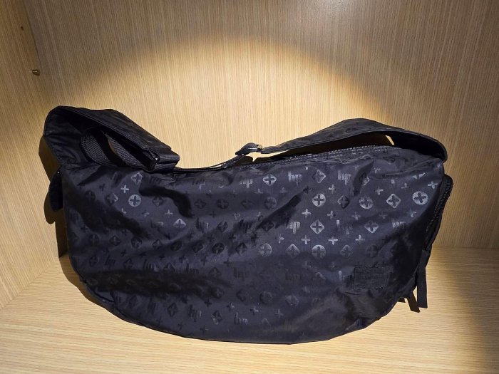 Head Porter Black Beauty monogram Zip Shoulder Bag(L) 側背、蠶豆包
