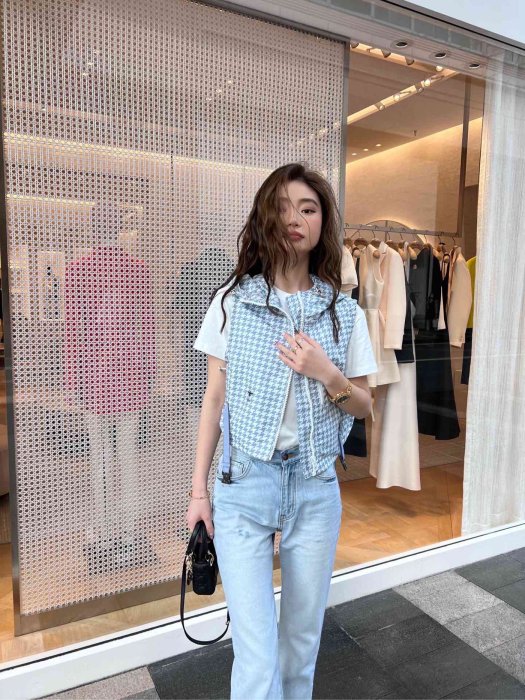 CD Dior 顏色太美的防風外套 背心 連帽背心 小外套，經典提花凸顯品牌經典標識，背後超好看的字母條形圖案