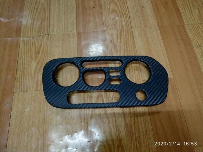 三菱~97-00年  lancer / virage 用  冷氣~時鐘外框（貼卡夢）