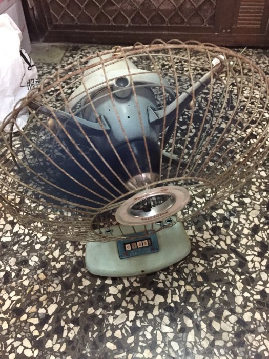 【強強二手商品】順風古董電風扇(太空型)