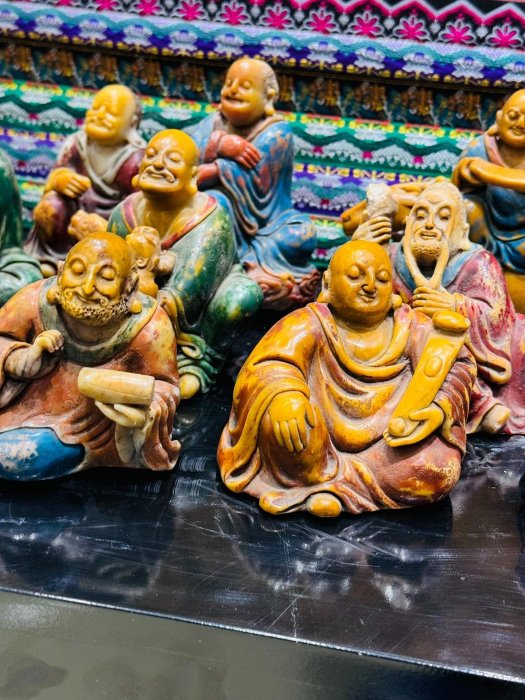 田黃十八羅漢擺件，壽山石雕刻，色彩鮮艷，細節豐富每尊羅漢姿態各異