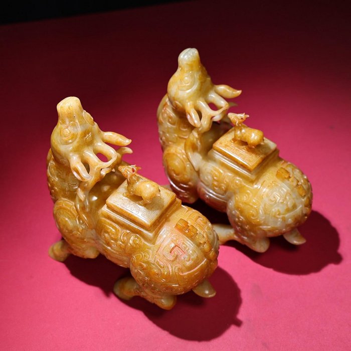 臻品舊藏，和田白玉熟坑滿沁玉鹿器皿包漿厚重，沁色入骨，工藝精湛