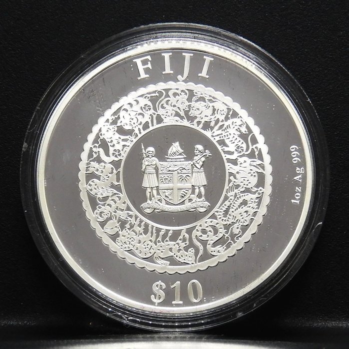 周日結標】(J043-50)=2023年斐濟免年生肖1 OZ精鑄鍍金銀幣(鑲嵌白珍珠
