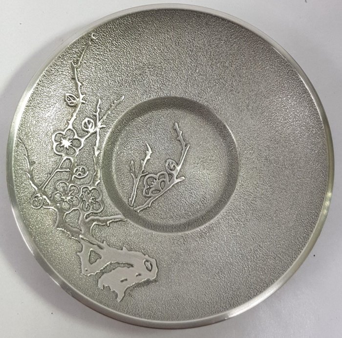 鍛栄造 純錫五君子文茶托 錫製 最上 工房 煎茶道具 共箱　C69 鍛栄造 純錫五君子文茶托 錫製 最上 工房 煎茶道具 共箱 C69