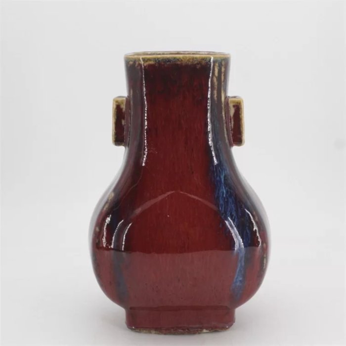 中国 雍正年製款 辰砂釉双耳花瓶 赤釉　M696 中国 雍正年製款 辰砂釉双耳花瓶 赤釉 M696