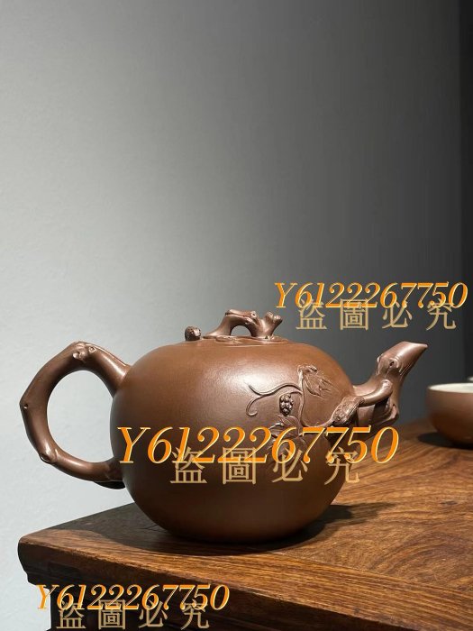 七八十年代，名家李碧芳松鼠葡萄紫砂壺紫砂一廠早期套壺壺容量800cc
