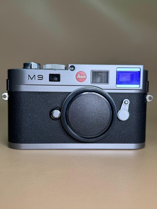 Leica M9 數碼相機二手成色佳 快門使用7000次 配置進口低通CCD 干凈無霉 恢復F16光圈清晰度 F8光圈細節更優 機身含原裝充電器及電池