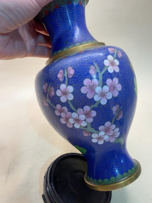 嚴選景泰藍花瓶銅胎掐絲琺瑯工藝藍地花卉木底座美器口徑7cm 約24公分