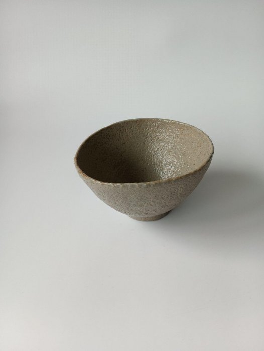 嚴選日本肥前唐津燒斗笠茶碗，直徑高8.5公分，古董級老物件無損保存
