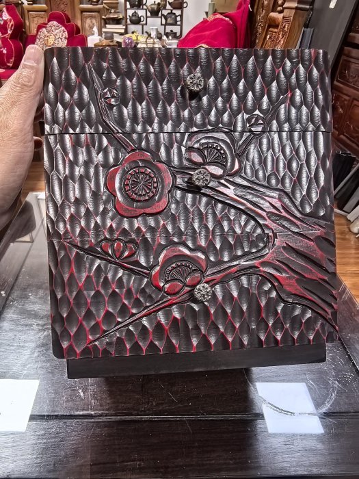推薦精雕日本鎌倉風格梅花三層木盒，手工細作呈現古雅之美，附原裝精美