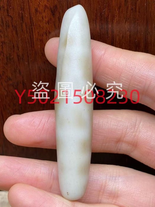 瑪瑙白肉財神天珠一顆珠子肉質很細形狀不規則圓柱非常有味道的一顆美珠