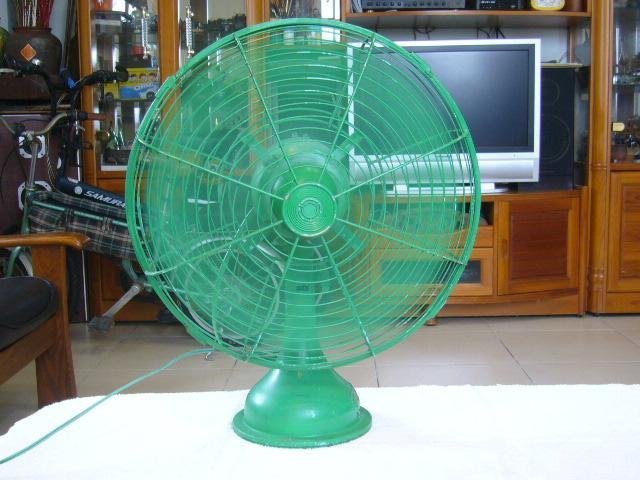 早期電風扇(4)~大同~鐵製葉片~35CM~SA-14~110V 60Hz~故障機.零件機~懷舊.擺飾.道具