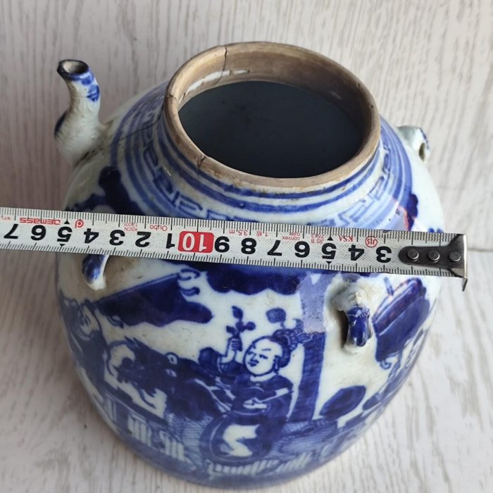 清代青花麒麟送子四系茶壺大器型古雅繪工優美質感細膩發色一流獅象瑞獸