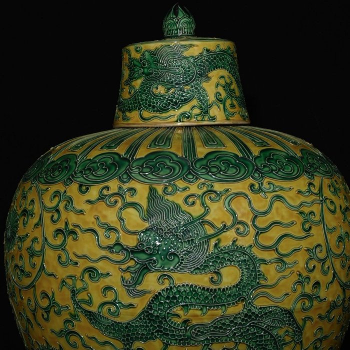 可議價大明嘉靖年制琺華彩龍鳳紋梅瓶，高50×28厘米??220017570禦窯