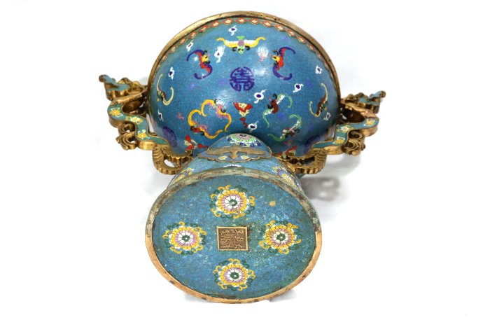 博古珍藏》款大清乾隆年製【銅胎掐絲琺瑯鎏金龍耳銅爐】34公斤擺件．檀