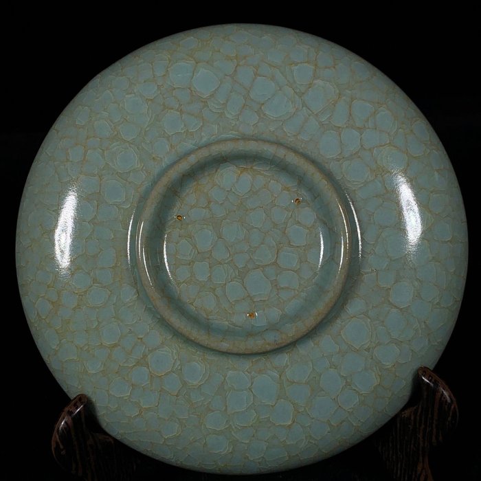 宋汝窯冰裂紋盤，高2.5直徑15.5cm，150268 瓷器官窯汝窯【古雲