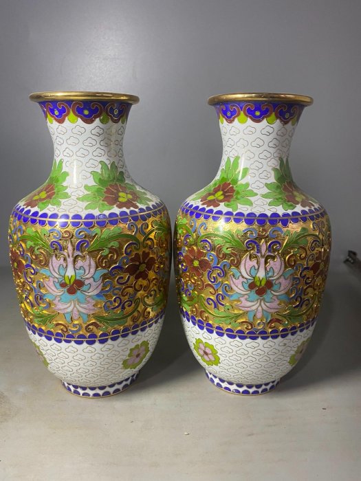 985  中国　景泰藍　七宝　琺瑯　香合1   花瓶1 景泰藍花瓶一對高約20厘米銅胎掐絲琺瑯彩色彩鮮艷工藝精細口創匯時期的