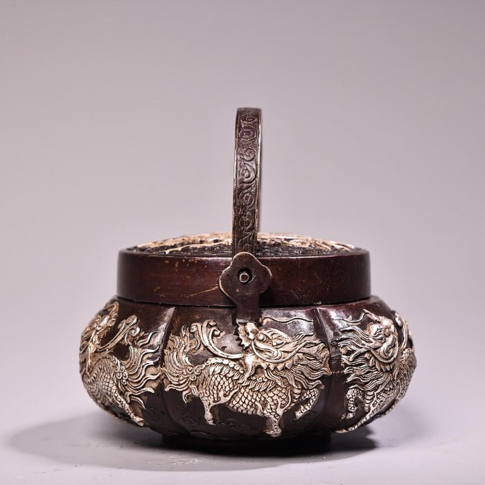珍品舊藏收純銅銅高浮雕鏨刻鎏銀暖手爐炭爐工藝精湛器型款式精美重650