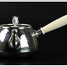 純銀　十四葉一重裏菊　45g 銀杯 勇福堂》】日本茶道具－森川榮月造【純銀釜型鎚目、花摘側把銀壺（急須