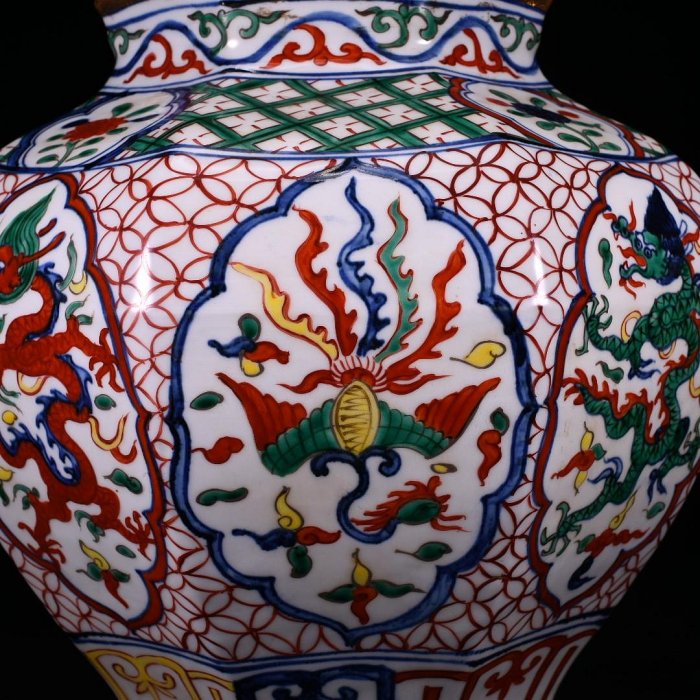 明萬曆青花五彩開窗龍鳳花卉紋八棱鎏金罐規格33*33cm133531官窯、民窯