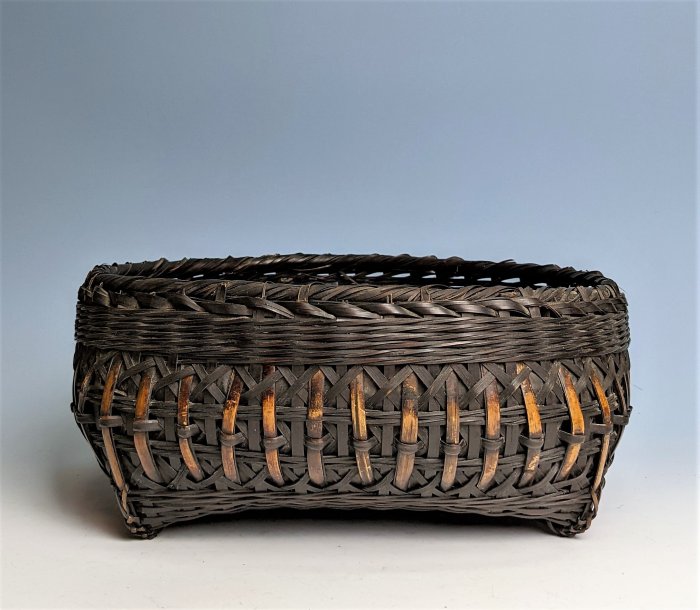 日本古民具/明治時代煤竹細工老炭籠/炭斗/碳籠/碳斗/茶道具≡≡ 溯源古