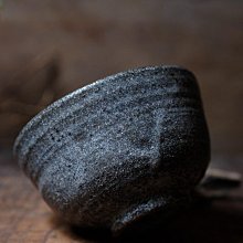 日本現代陶藝作家器，陶藝家喜多村郎手作貝殼釉抹茶碗，帶原盒，釉色