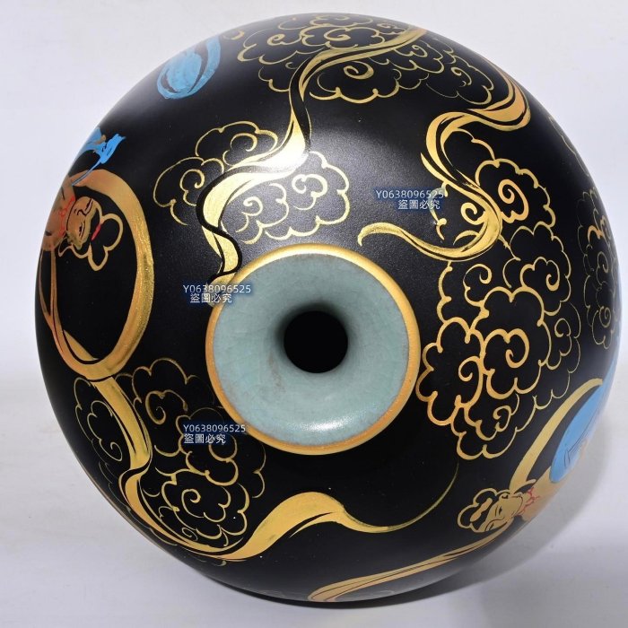 宋汝窯青龍寺款彩繪描金飛天紋大梅瓶，高41.6×22釐米14001067 鈞窯汝瓷