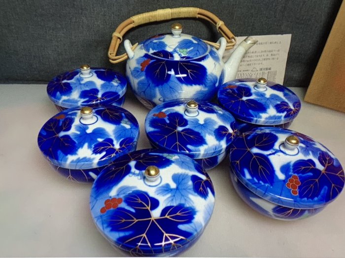 宮内庁御用達　深川製磁　菓子鉢（ぶどう）有田焼 新品 未使用】宮内庁御用達 深川製磁 有田焼 組湯呑 夫婦鶴 2客