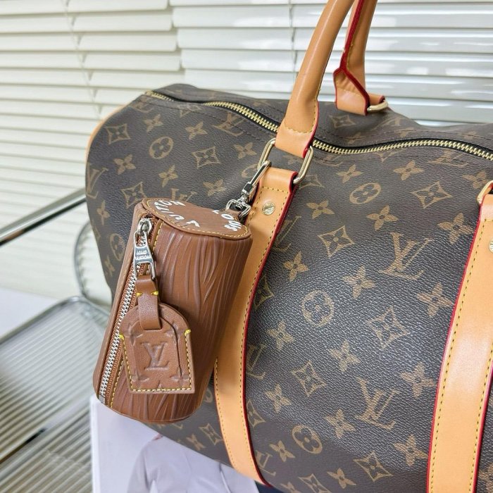 LV*lv木紋圓桶包掛耳機包鑰匙扣掛件掛飾 可放耳機 零錢等小物件