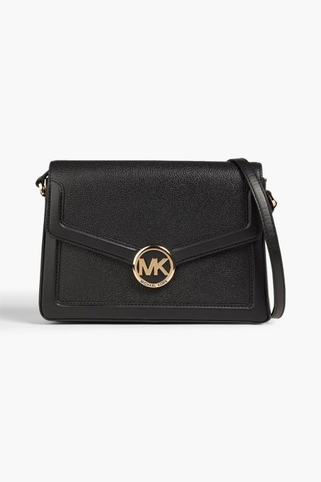 【Michael Kors】專櫃經典款 金屬LOGO荔枝紋牛皮翻蓋式斜背包(黑)