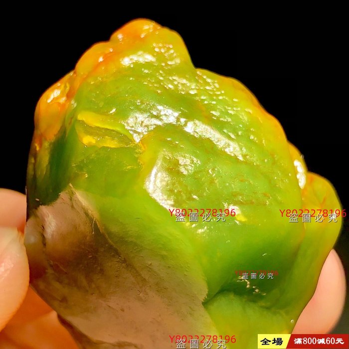 凍地壽山帝王綠田黃壽山田黃石，其石質均具有“六德”的標準，即細、潔