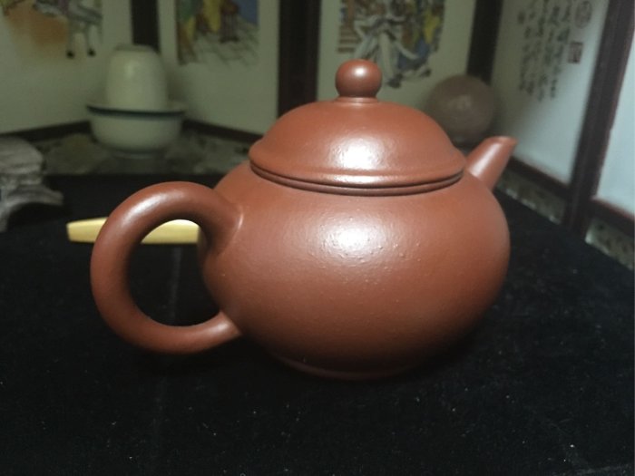 皇室御用精品紫砂館@全手工標準壺.中國宜興1966.古陽羨龍窯燒.朱