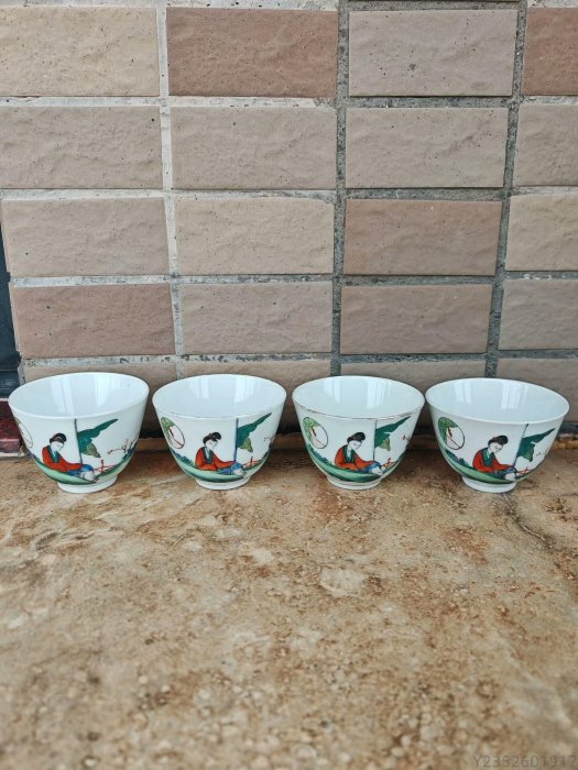 十年代，粉彩美人如玉茶杯《完好》 《中國景德鎮》 直徑7. 古董古瓷