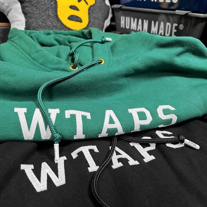 トップス WTAPS 24SS WTAPS ACADEMY SWEATER COLLEGE WTAPS: Black Cotton Academy Sweatshirt | SSENSE