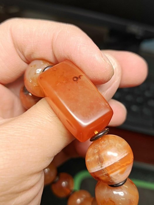 清代百年老瑪瑙手串珠子外徑17~14mm 紅瑪瑙色玉質瑩潤包漂老道發黑裂紋