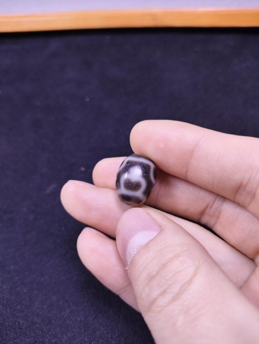 曲供天珠雪供四寶瓶天珠| 巴西瑪瑙油料產品數據尺寸：mm 左右品牌：曲