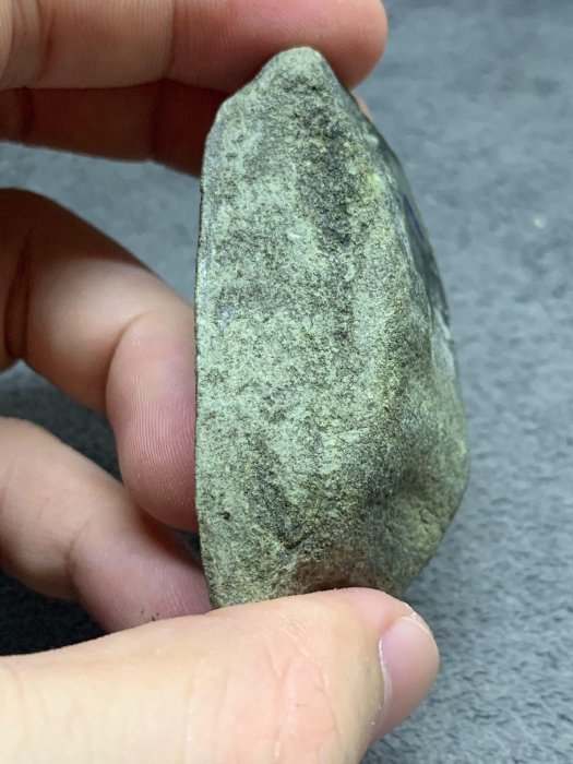 嚴選天然緬甸老南齊翡翠原石，61克重，肉細天然紅翡，紋裂美工巧雕適合