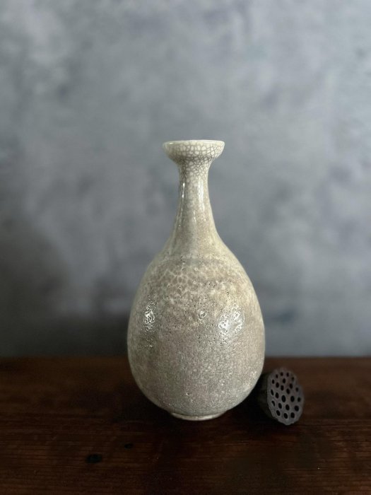 日本明治時期美術珍品——白磁井戶雨漏玉壺春瓶，完美保存值得收藏白磁井