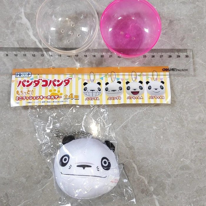 宮崎駿熊貓家族扭蛋毛絨公仔 新款掛件 紅色系 日本正品 毛絨實物照 出品商認證 熊貓掛件 宮崎駿 公仔掛件