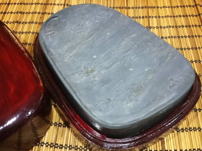 【歙州・雲龍文楕硯】◆水波細羅紋・魚子紋の美石◆唐木塗箱◆小品◆龍尾山 細羅紋新歙硯