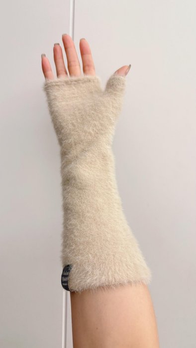 ＊日式雜貨館＊日本冬季限定 保濕素色絨毛 露指手套 海馬絨手套 保濕手套 保暖 手套 海馬毛材質袖套 親膚手套4色 灰色 奶茶 淺灰 寶寶藍