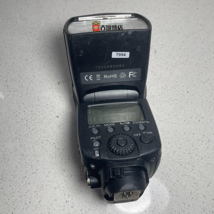 美科MK600 外接機頂閃光燈 佳能口 外觀完整，有稍微使用痕跡，原裝無拆修。 功能全正常，螢幕按鍵正常，閃光正常，回電速度快。 120~孤品下單前請詢問