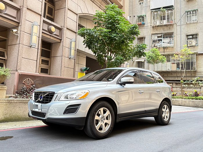 實車實價可分期XC60 T5北歐精品休旅車