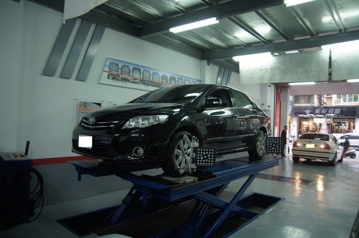 俗俗賣MAP5瑪吉斯輪胎185/60/15四條裝到好送電腦3D四輪定位;另有HPM3 205/50/16